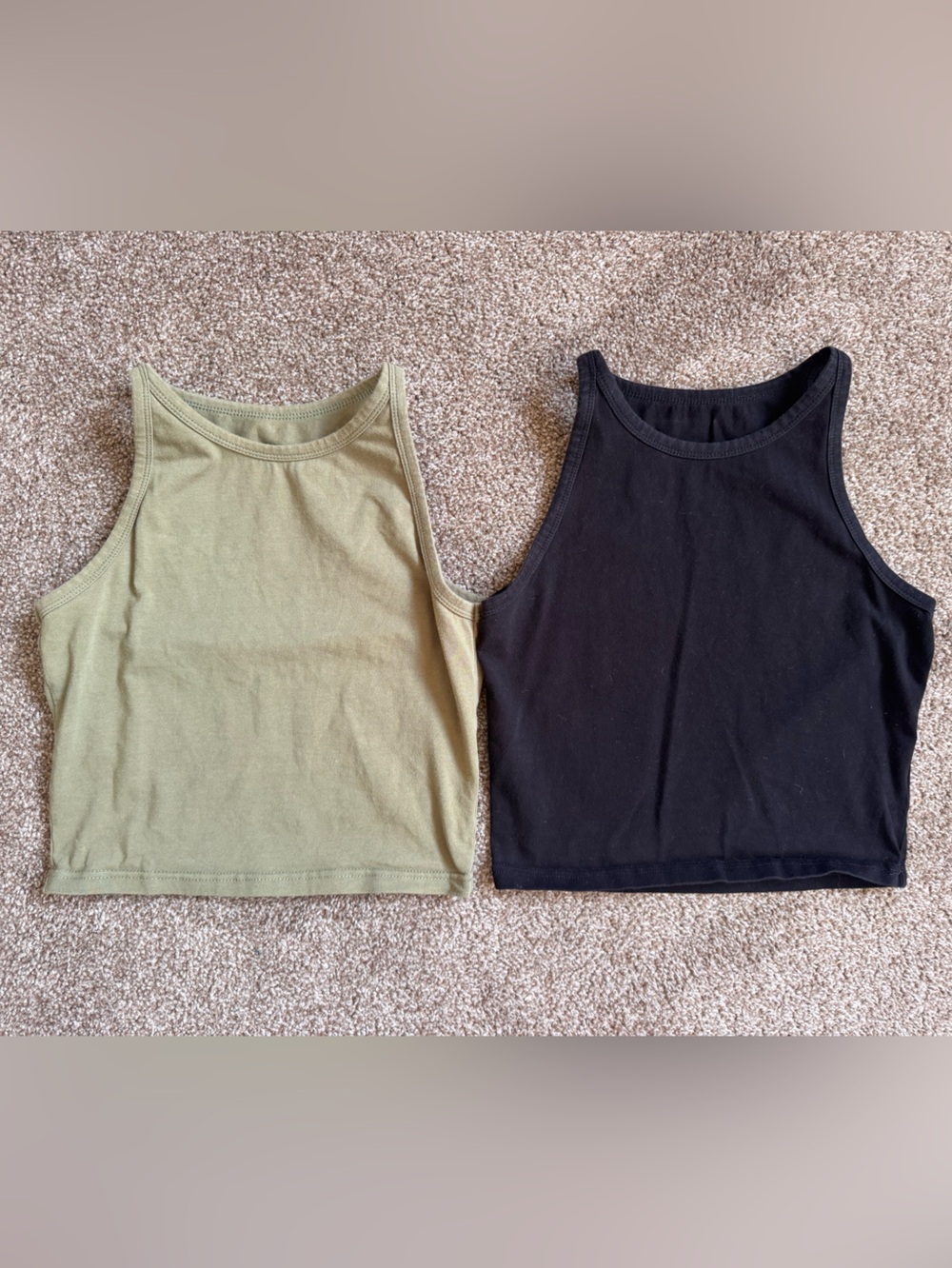 2 pack cropped tanks